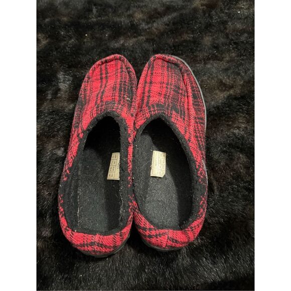 Eddie Bauer yurt plaid slippers red black 12